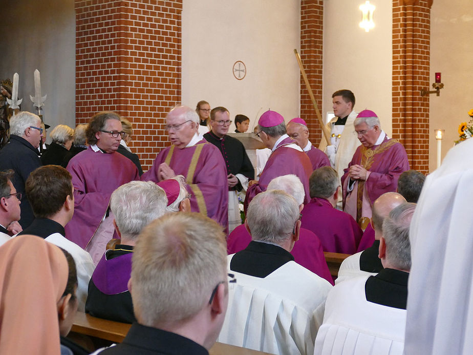 Pontifikalrequiem und Beisetzung von Weihbischof em. Johannes Kapp (Foto: Karl-Franz Thiede)